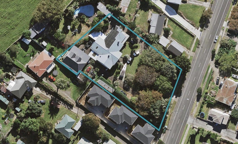 64 Mountain Road, Mangere Bridge, Auckland - Carousel 1