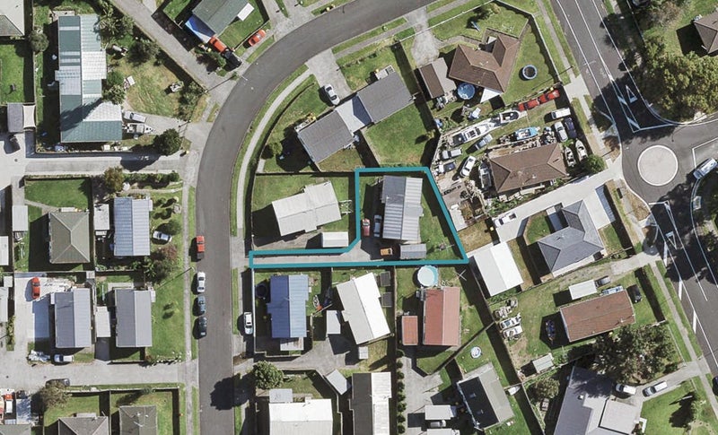 8 Solveig Place, Randwick Park, Auckland - Carousel 1