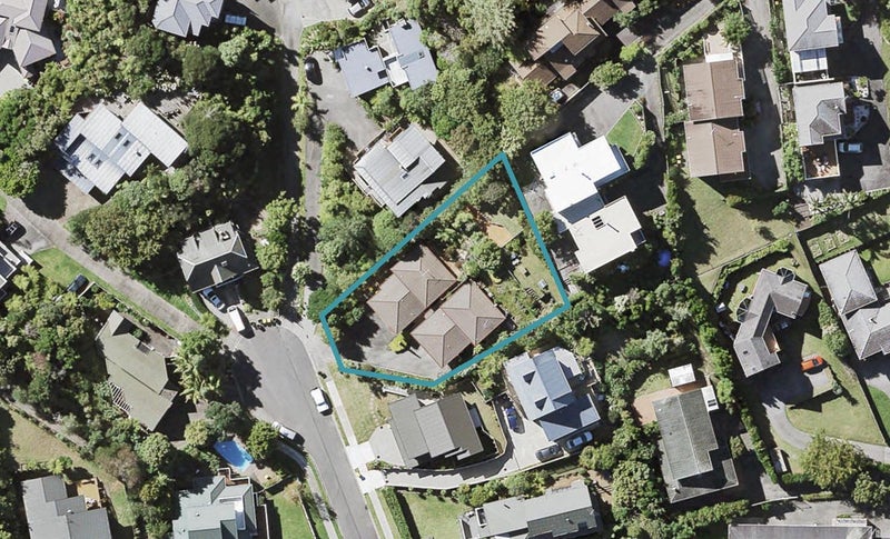 1/5 Stitchbird Close, Murrays Bay, Auckland - Carousel 1
