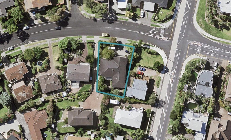 4 Prince Regent Drive, Half Moon Bay, Auckland - Carousel 1