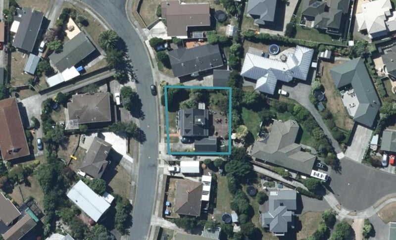 42 Bodmin Terrace, Camborne, Porirua - Carousel 1
