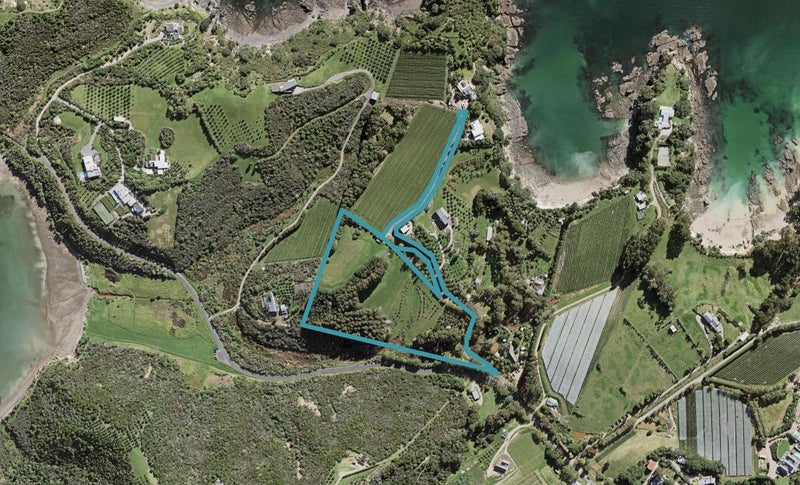 59 Korora Road, ONEROA, WAIHEKE ISLAND - Carousel 1