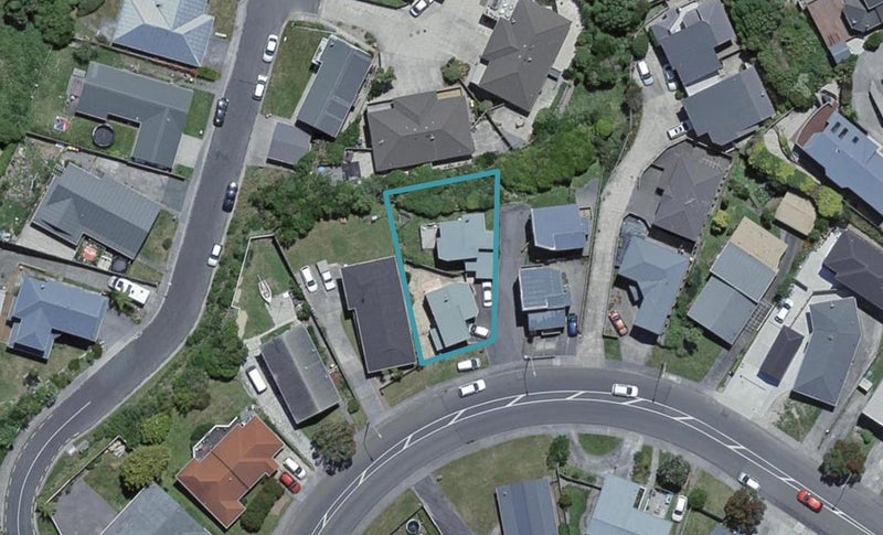 84B Stewart Drive, Newlands, Wellington - Carousel 1