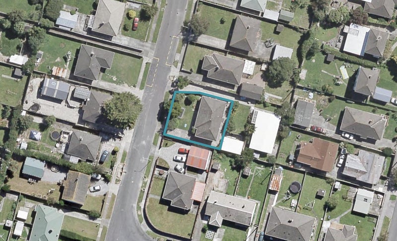 68 Hewer Crescent, Naenae, Lower Hutt - Carousel 1