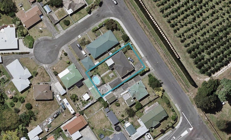 503 Collinge Road, Mayfair, Hastings - Carousel 1