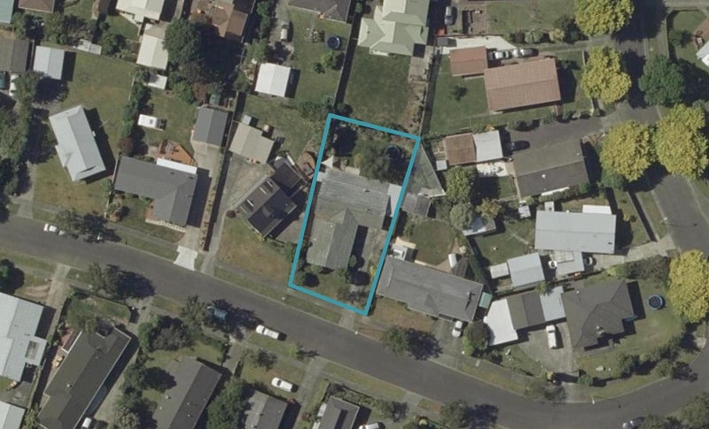8 Humphries Place, Awapuni, Palmerston North - Carousel 1