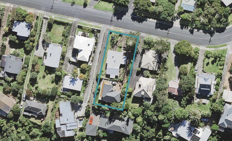 2/88 Island Bay Road, Beach Haven, Auckland - Carousel 1