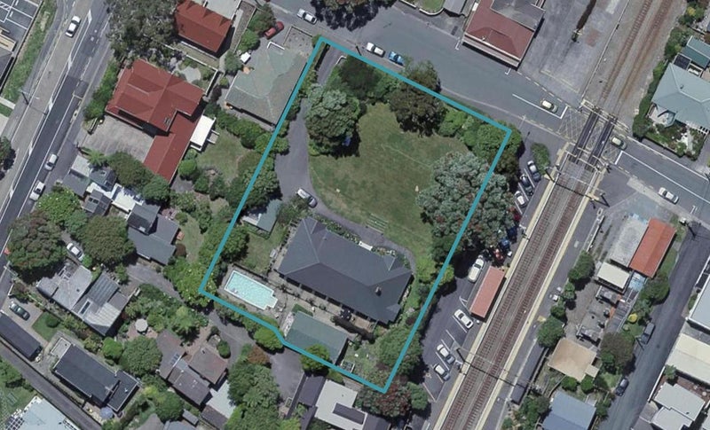 8 Station Road, Khandallah, Wellington - Carousel 1