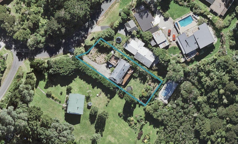34 Ngarahana Avenue, Paremoremo, Auckland - Carousel 1