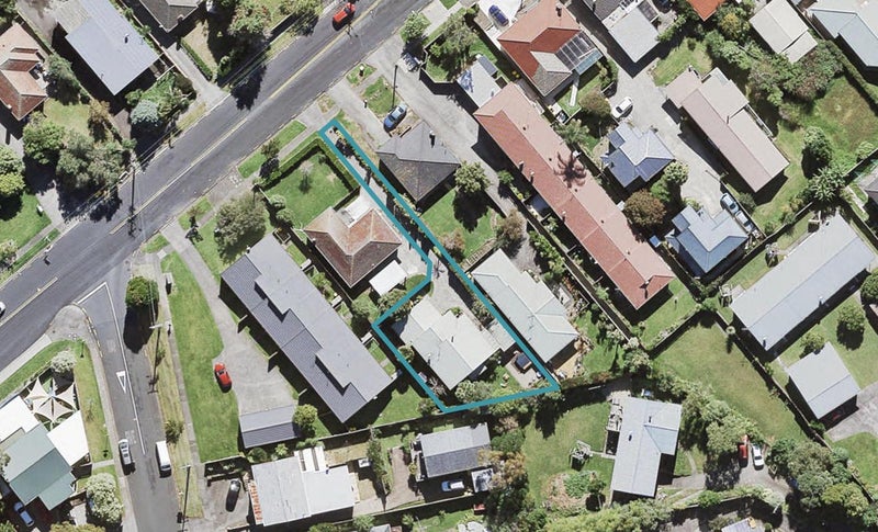 154B Hutchinson Avenue, New Lynn, Auckland - Carousel 1