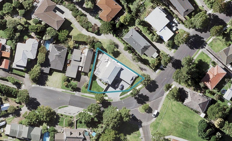 33 Wells Road, Bucklands Beach, Auckland - Carousel 1