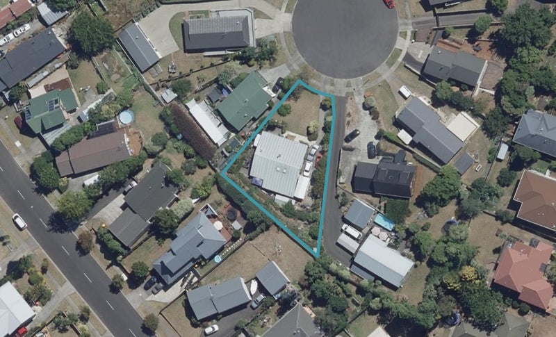 12 Judena Place, Pukete, Hamilton - Carousel 1