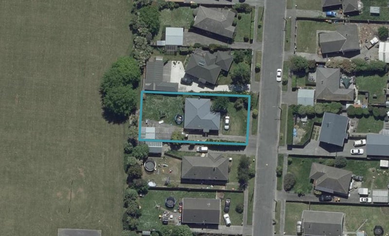 7 Ealing Street, Northcote, Christchurch - Carousel 1