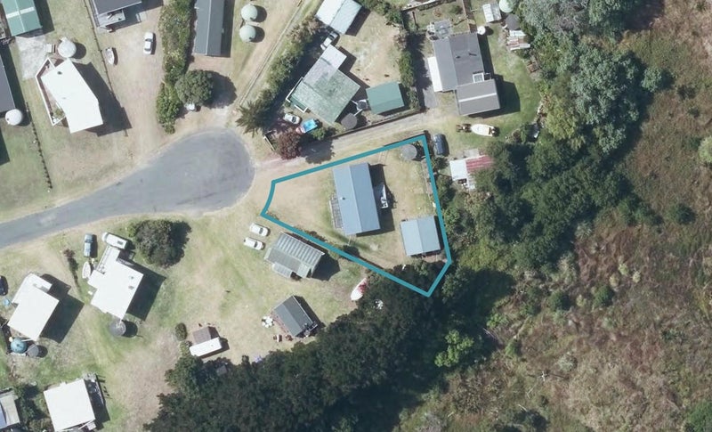 10 Pipi Crescent, Māhia - Carousel 1