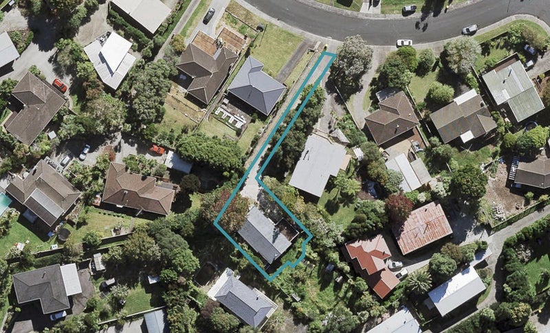 39 Hatherlow Street, Glenfield, Auckland - Carousel 1