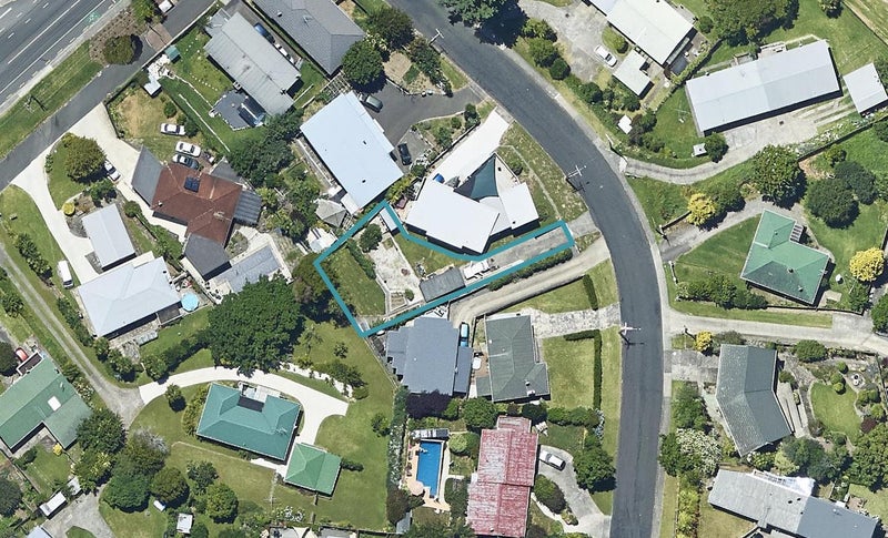 9 Lloyd Street, Parkvale, Tauranga - Carousel 1