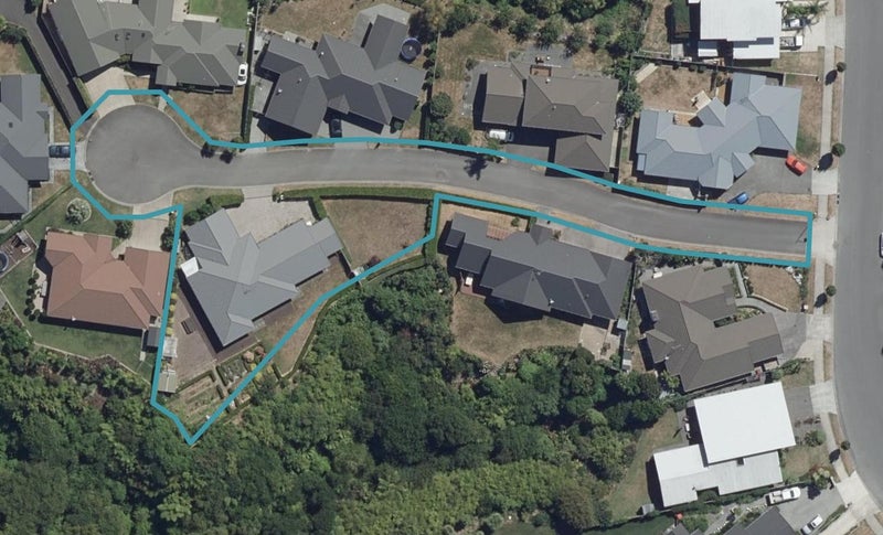 134 St James Drive, Huntington, Hamilton - Carousel 1