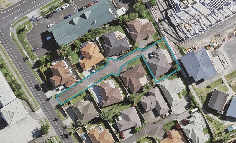 10A Mt Lebanon Crescent, The Gardens, Auckland - Carousel 1