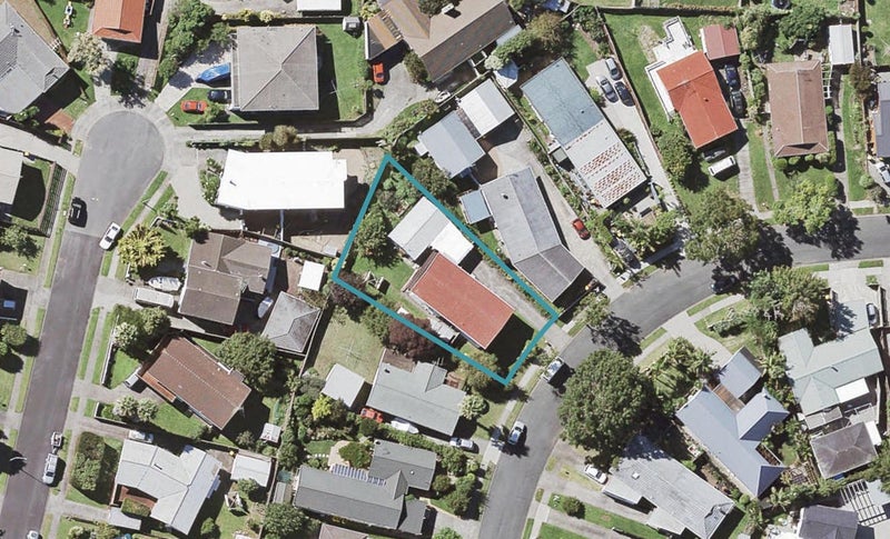 11 Pinero Place, Bucklands Beach, Auckland - Carousel 1