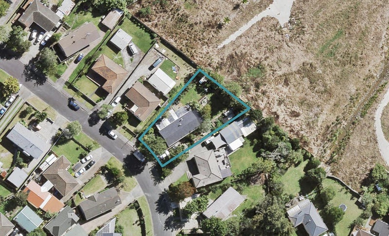 13 Coey Place, Glen Eden, Auckland - Carousel 1