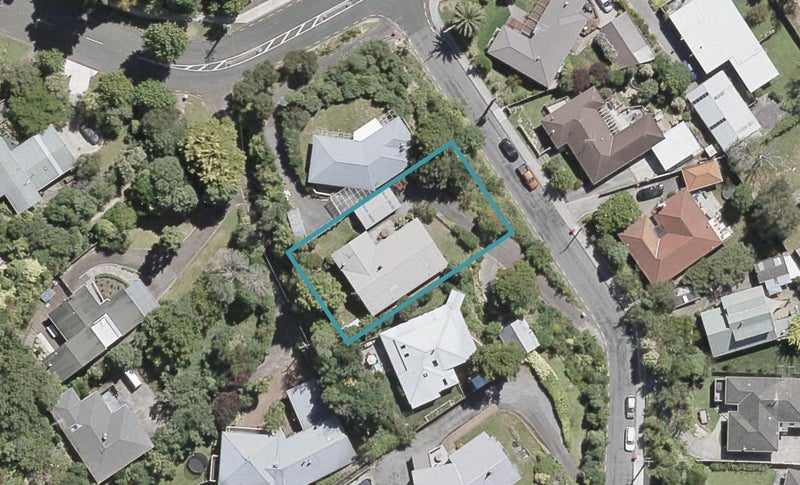 4 Prouse Grove, Silverstream, Upper Hutt - Carousel 1