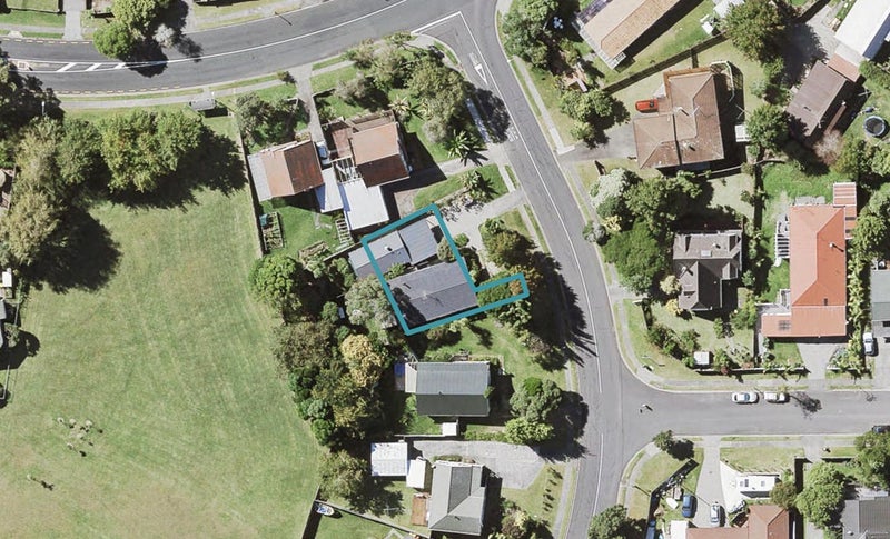 4B Weetman Drive, Browns Bay, Auckland - Carousel 1