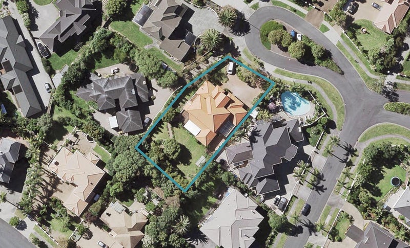 10 Del Mar Court, Shamrock Park, Auckland - Carousel 1