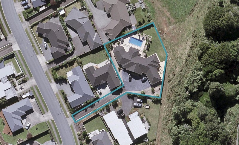 4B Montrose Place, Highlands Park, New Plymouth - Carousel 1
