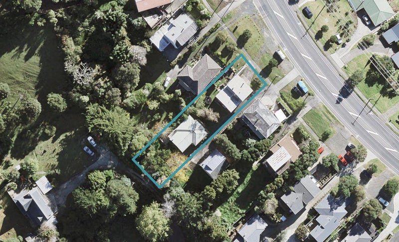 2/1020 East Coast Road, Fairview Heights, Auckland - Carousel 1