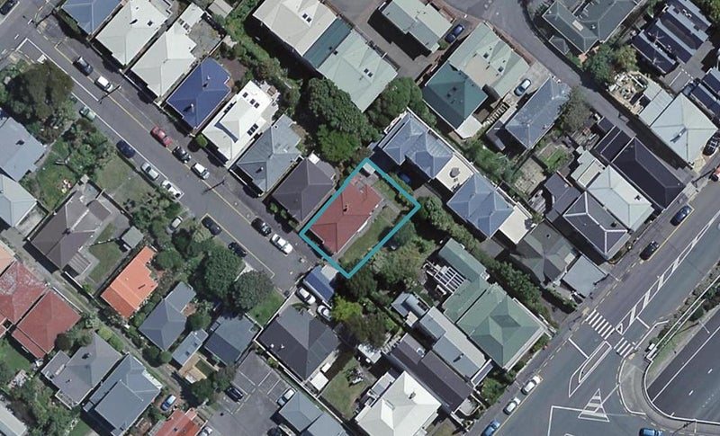 15 Aorangi Terrace, Thorndon, Wellington - Carousel 1