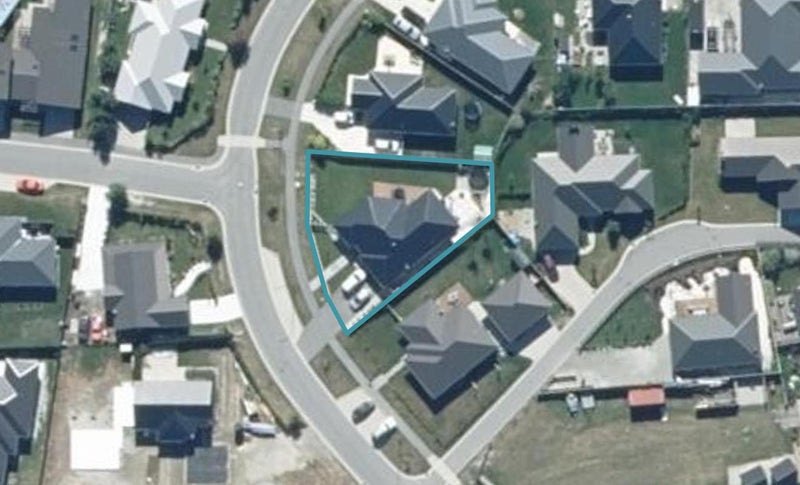 18 Oxfordshire Avenue, Lower Shotover, Queenstown - Carousel 1