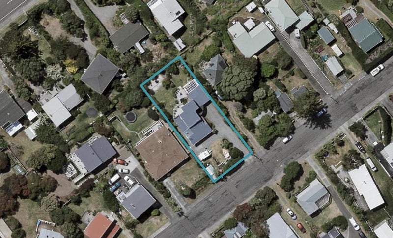11 Titoki Road, Waikanae Beach, Waikanae - Carousel 1