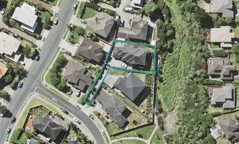 4 Lismore Way, Oteha, Auckland - Carousel 1
