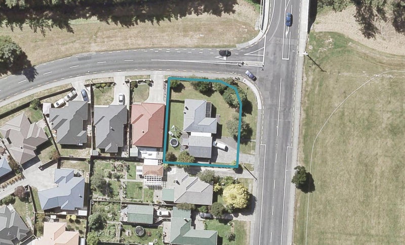 37 Fitzherbert Road, Wainuiomata, Lower Hutt - Carousel 1