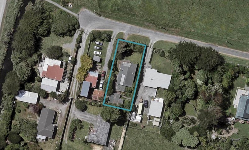7 Atkinson Avenue, Otaki Beach, Otaki - Carousel 1