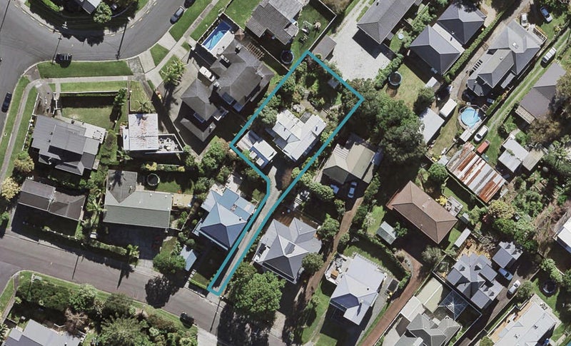 71A Palmerston Road, Birkenhead, Auckland - Carousel 1