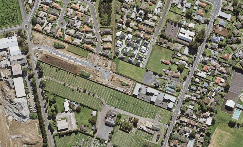 15/32 Tapuwae Way, Māngere Bridge, Auckland - Carousel 1