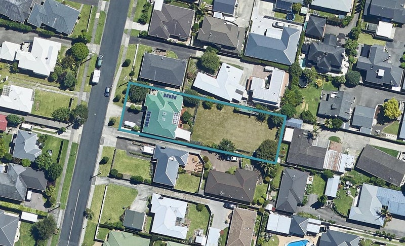 10 Goods Road, Otumoetai, Tauranga - Carousel 1