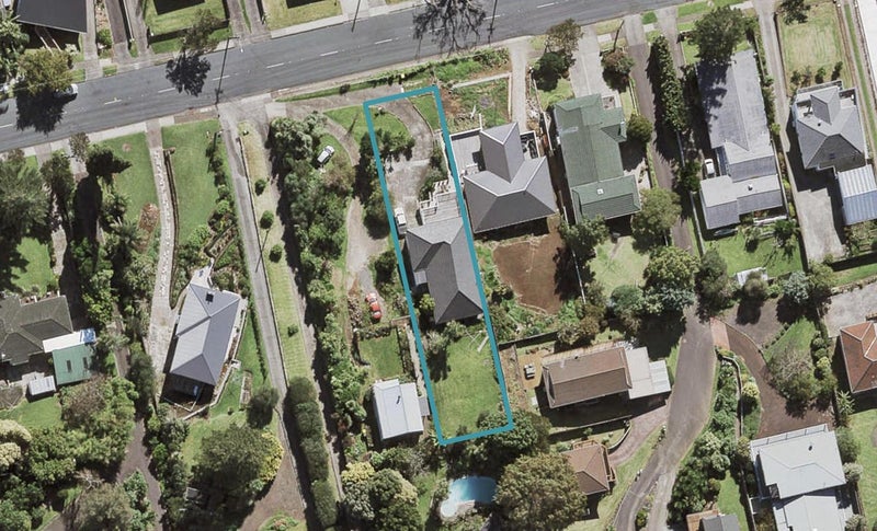 65 Taylor Road, Mangere Bridge, Auckland - Carousel 1