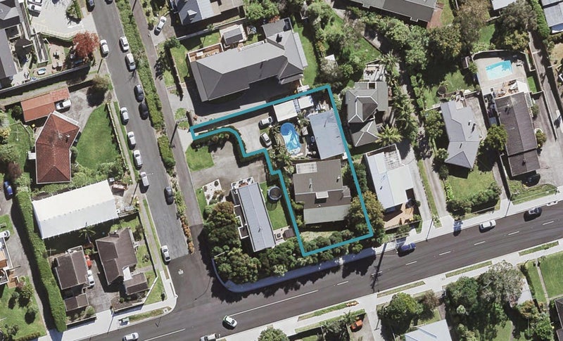 1/1C Bank Street, Hillcrest, Auckland - Carousel 1