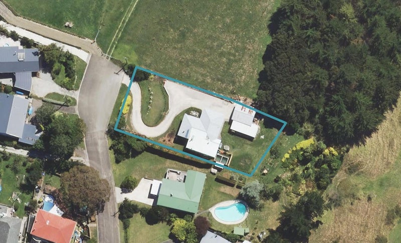 27 Wallis Road, Kaiti, Gisborne - Carousel 1