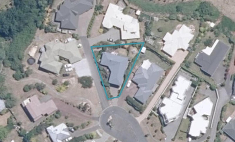 24 Fairview Terrace, Waipahihi, Taupo - Carousel 1