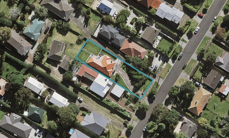 122 Paihia Road, One Tree Hill, Auckland - Carousel 1