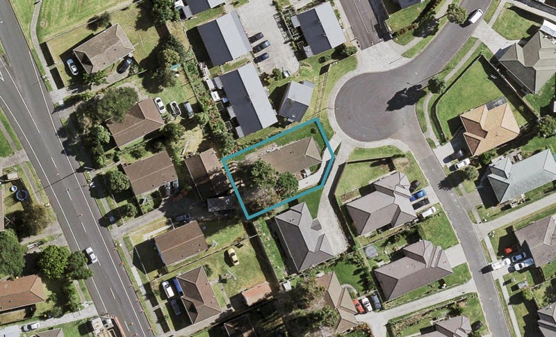 21 Castlefinn Drive, Weymouth, Auckland - Carousel 1
