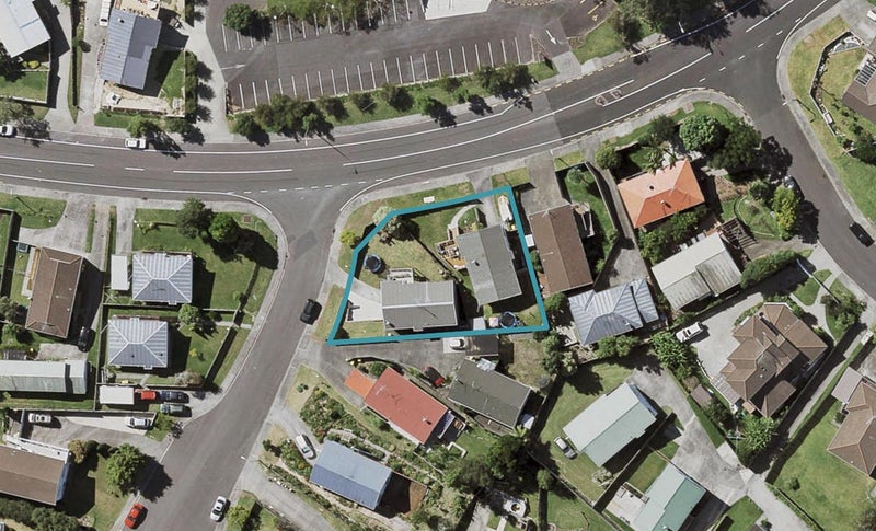 2/2 Camilla Grove, Tōtara Vale, Auckland - Carousel 1