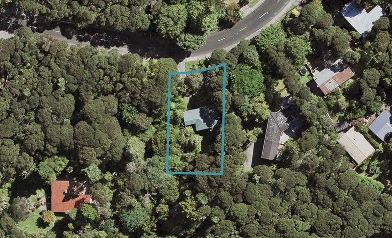 81 Woodfern Crescent, Titirangi, Auckland - Carousel 1