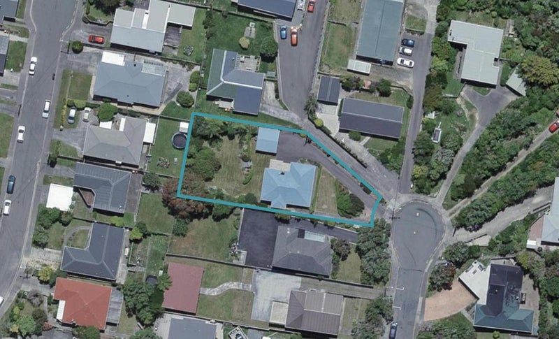 19 Warrington Grove, Newlands, Wellington - Carousel 1