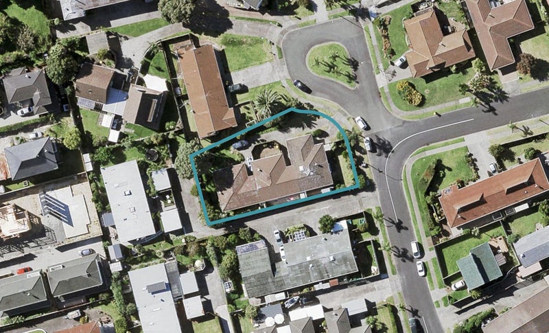 2/16 Vivian Wilson Drive, Eastern Beach, Auckland - Carousel 1