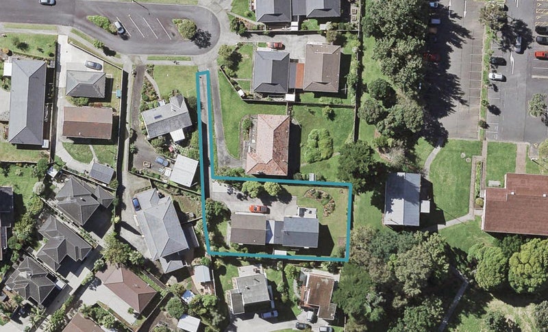 2/19 Benygloe Place, Highland Park, Auckland - Carousel 1