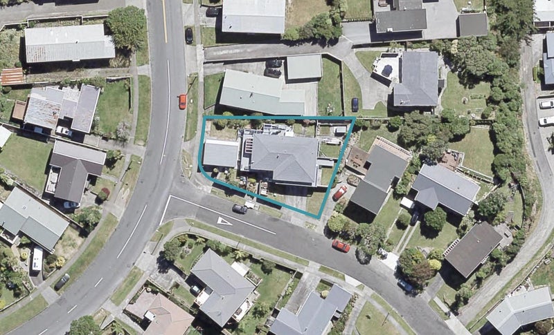 1 Banksia Grove, Maungaraki, Lower Hutt - Carousel 1